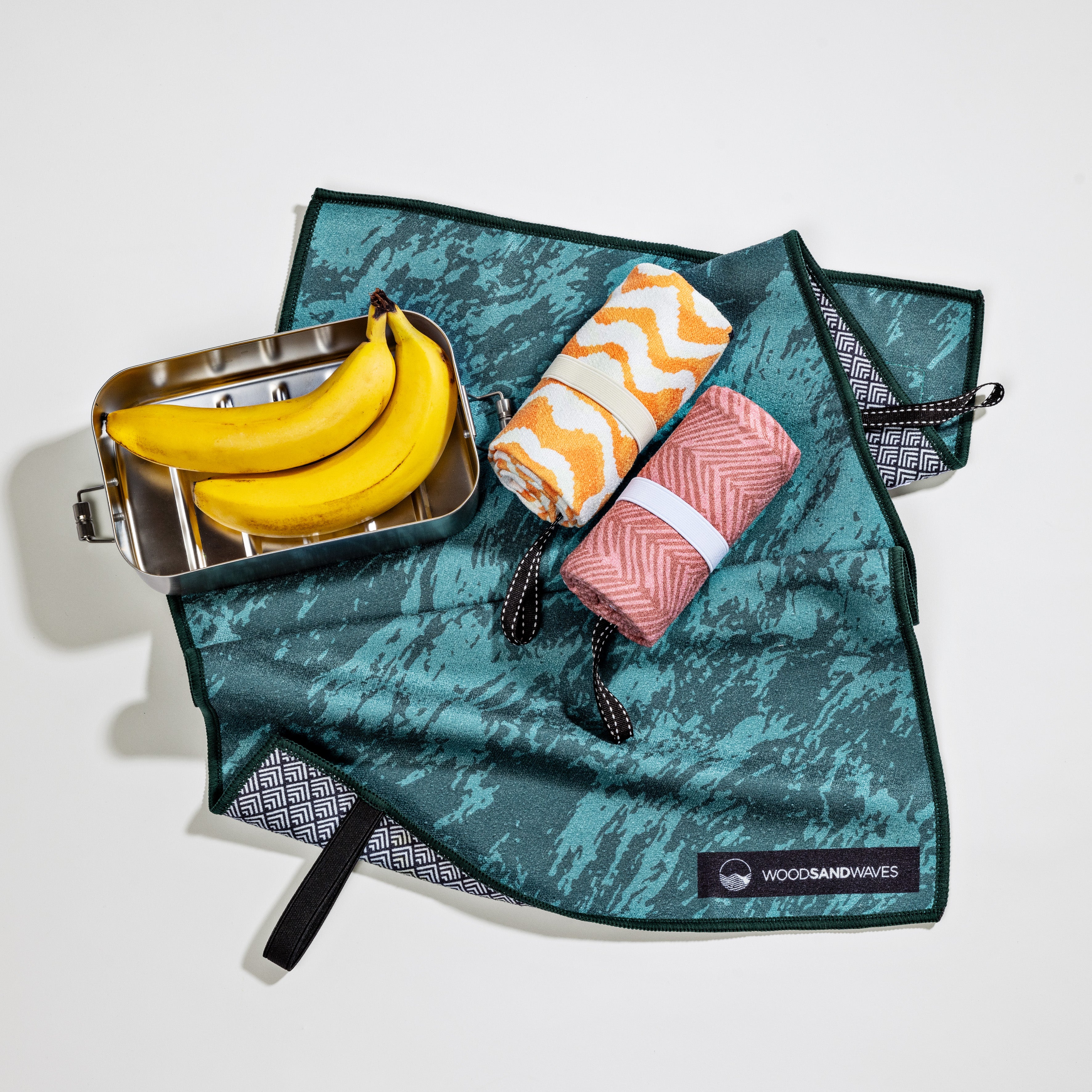 Dark Mind - Ultra-leichtes Outdoor-und Wanderhandtuch - 80cm x 40cm - WOODSANDWAVES