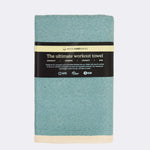 Calm Cruise Eucalyptus - Sporthandtuch mit Magnet & Zipper-Tasche - WOODSANDWAVES