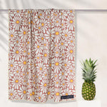 Flower Breeze - Stranddecke XXL - 180cm x 160cm - leicht, kompakt & sandabweisend - WOODSANDWAVES