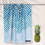 Mint Relaxation - Stranddecke XXL - 180cm x 160cm - leicht, kompakt & sandabweisend - WOODSANDWAVES