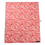 Palms in Paradise - Stranddecke XXL - 180cm x 160cm - leicht, kompakt & sandabweisend - WOODSANDWAVES