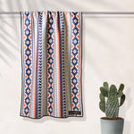 Loose Alliance - Sandabweisendes Strandtuch mit Geheimfach - WOODSANDWAVES