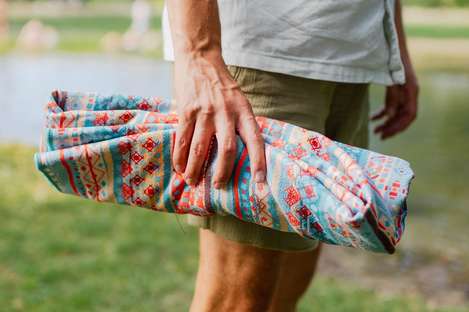 WOODSANDWAVES - XXL Stranddecken - Picknickdecke für Freunde & Familien - 180cm x 160cm - extra großes Strandtuch - Stranddecke XXL