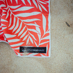 Palms in Paradise - Sandabweisendes Strandtuch mit Geheimfach - WOODSANDWAVES