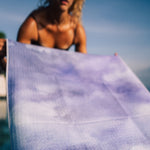 Lavender Skies - Rutschfestes Yoga-Handtuch mit Silikon-Noppen - WOODSANDWAVES