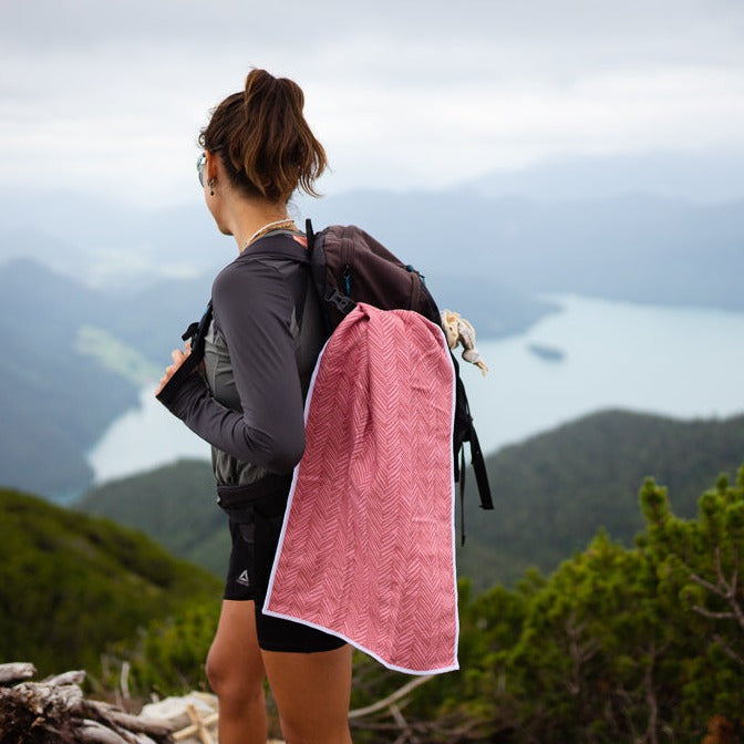 Spring Brush - Ultra-leichtes Outdoor-und Wanderhandtuch  - 80cm x 40cm - WOODSANDWAVES