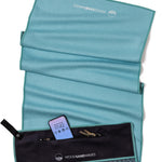 Clear Light Blue - Sporthandtuch mit Magnet & Zipper-Tasche - WOODSANDWAVES