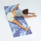 Batik Balance - Rutschfestes Yoga-Handtuch mit Silikon-Noppen - WOODSANDWAVES