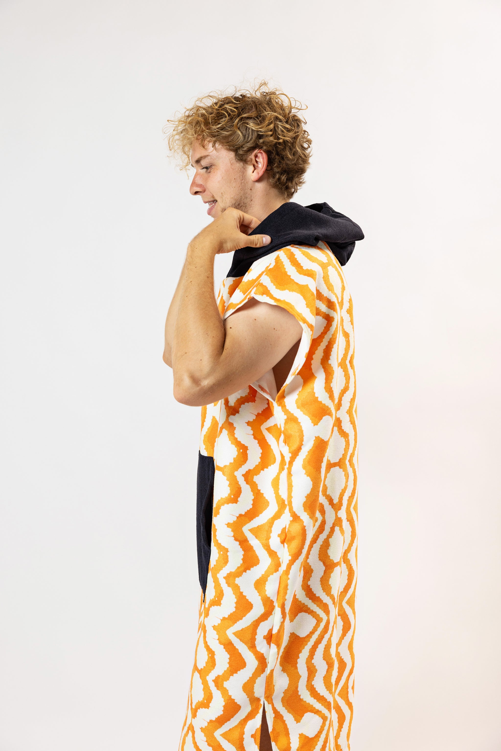 Surf-Poncho Sunset Waves - für Frauen & Männer - aus schnelltrocknender und ultra-leichter Mikrofaser - WOODSANDWAVES