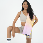 Peaceful Heaven - Sporthandtuch mit Magnet & Zipper-Tasche - WOODSANDWAVES