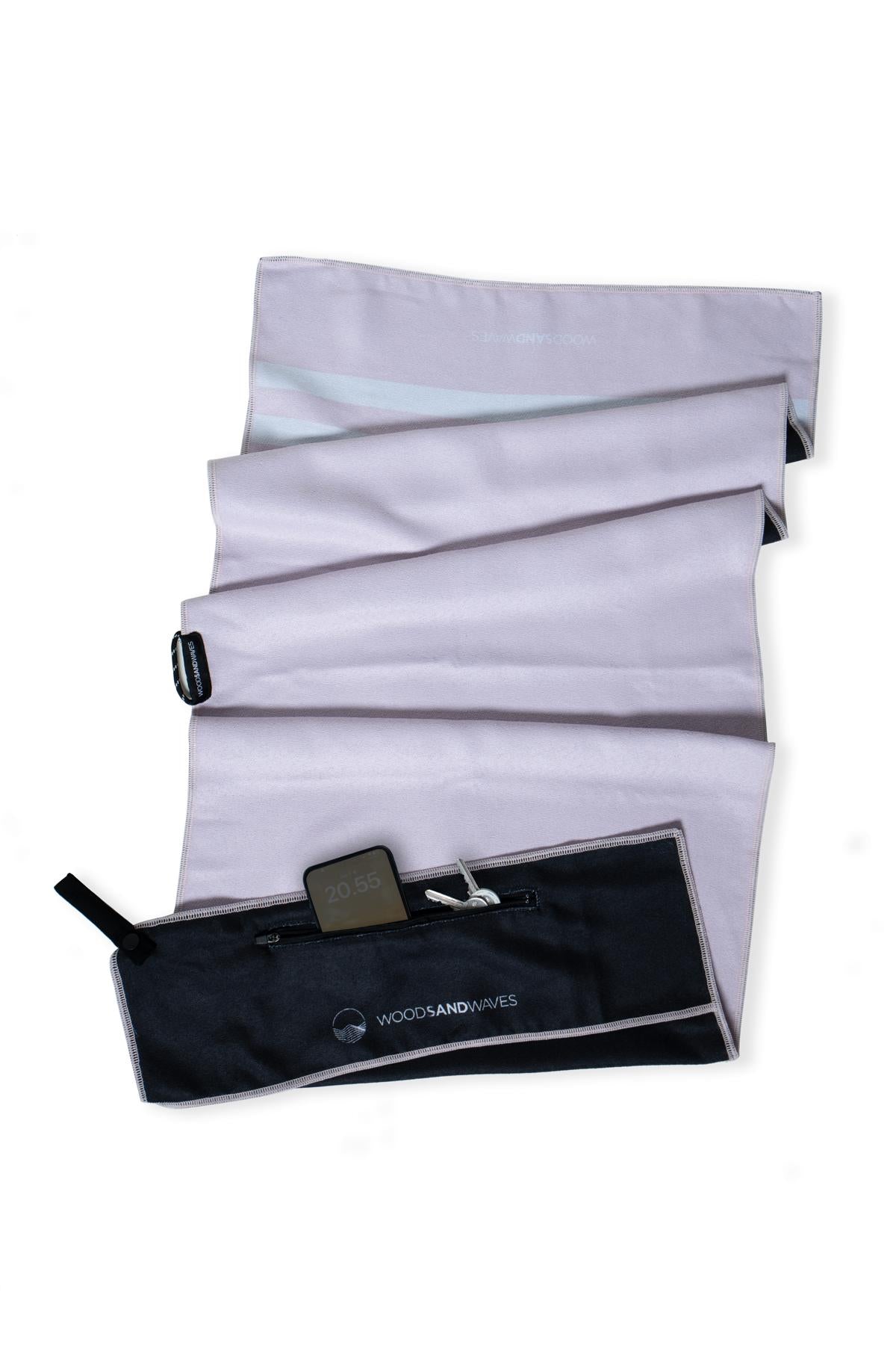 Stripes Pink Marshmallow - Sporthandtuch mit Magnet & Zipper-Tasche - WOODSANDWAVES
