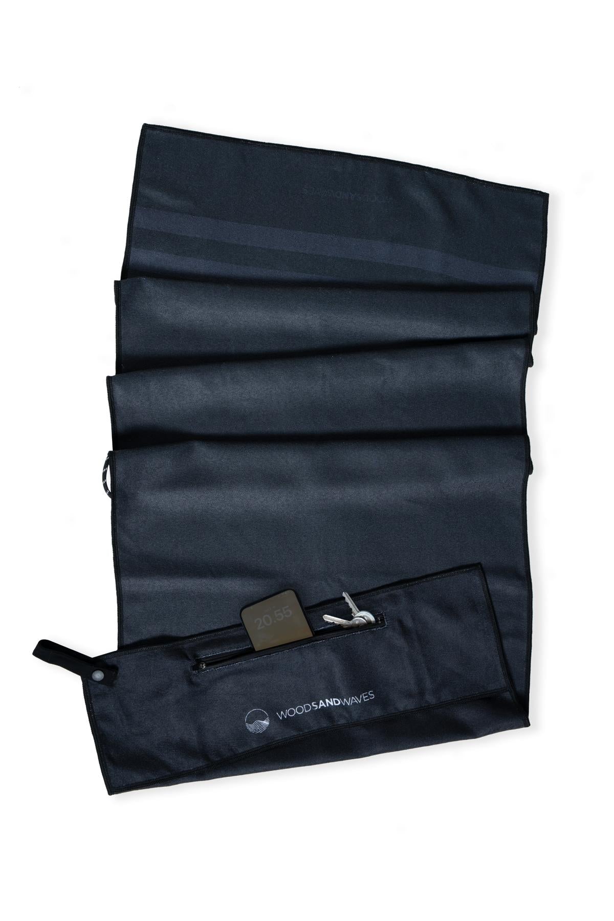 Stripes Phantom - Sporthandtuch mit Magnet & Zipper-Tasche - WOODSANDWAVES