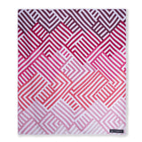 Pink Relaxation - Stranddecke XXL - 180cm x 160cm - leicht, kompakt & sandabweisend - WOODSANDWAVES