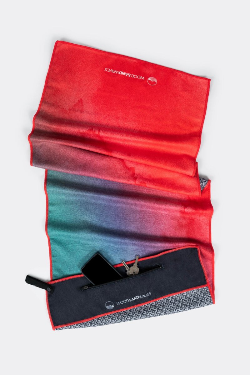 Active Flow - Sporthandtuch mit Magnet & Zipper - Tasche - woodsandwaves.co