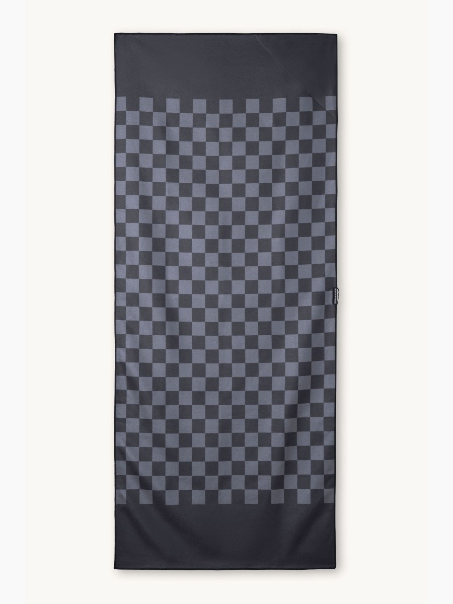 Midnight Coast - Schnelltrocknendes Reise - und Strandtuch mit Geheimfach - woodsandwaves.co