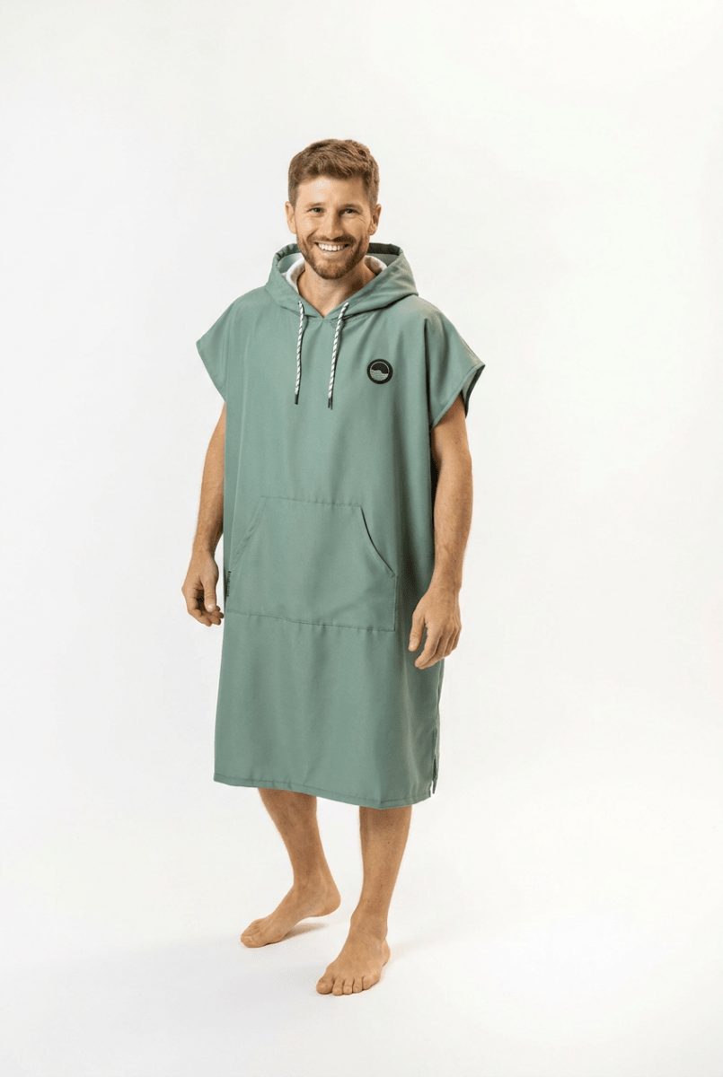 Surf - Poncho - für Frauen & Männer - aus schnelltrocknender und leichter Mikrofaser - Deep Forest - woodsandwaves.co