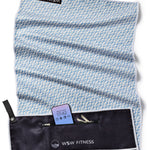 Natural Flow - Sporthandtuch mit Magnet & Zipper-Tasche - WOODSANDWAVES